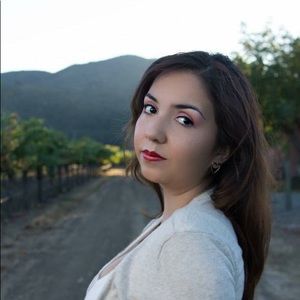 Meet your Posher, Enjulie